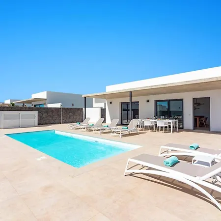 Iraya By Πλάγια Μπλάνκα