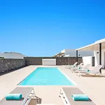 فيلة Iraya By
